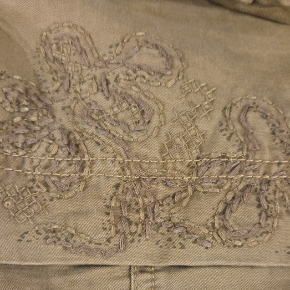 Stylish Women's Utility Jacket in Brown - Picture 5 of 11